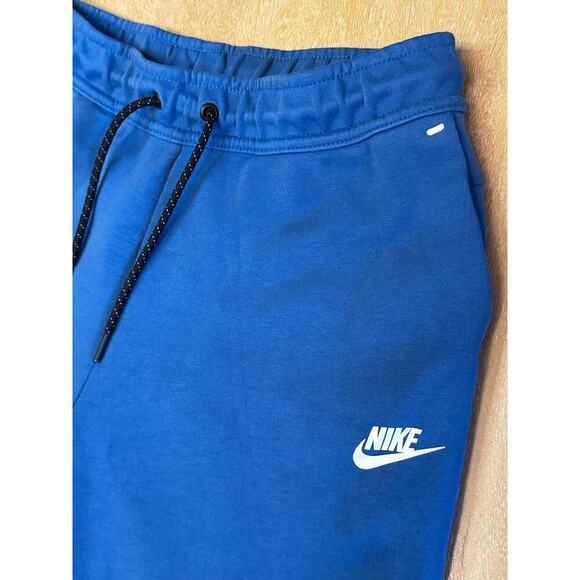 Nike Sportswear Tech Fleece Shorts (DARK MARINA BLUE) - Picture 2 of 7